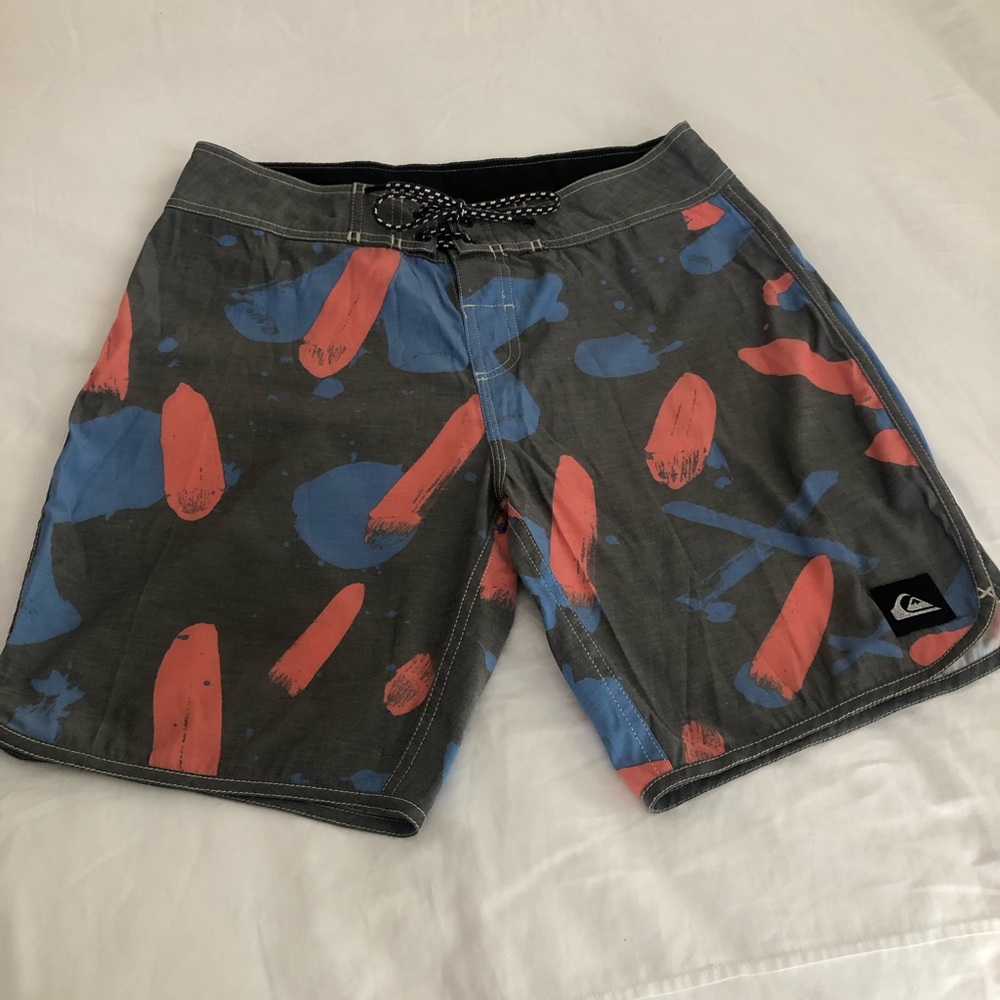 Quicksilver OG Scallop Print 30” by 9”